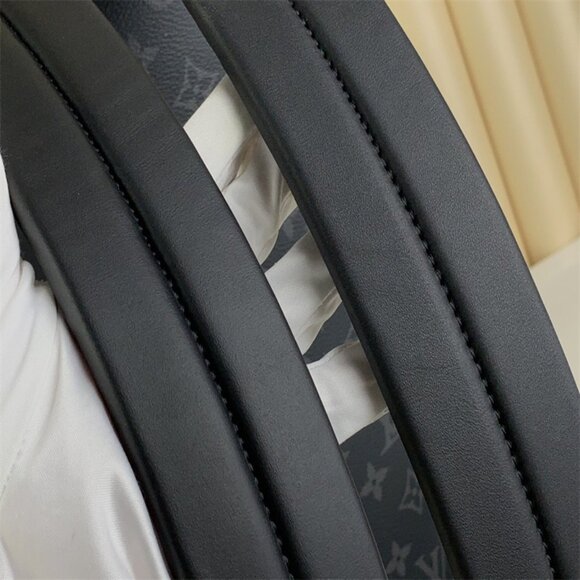 Louis Vuitton classic patterned cow leather backpack - Picture 5 of 9